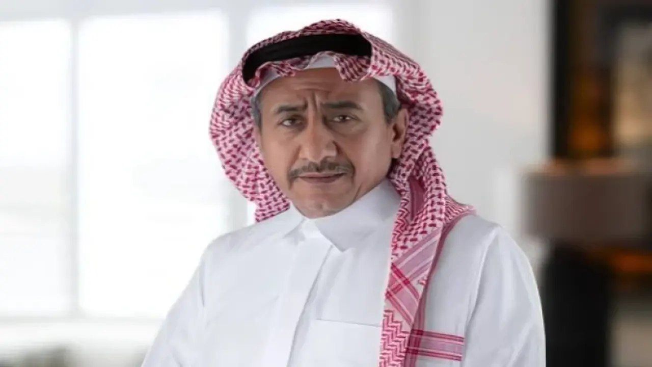 ناصر القصبي يثير الجدل بتعليقه على تعليم الفنون بالإنجليزية